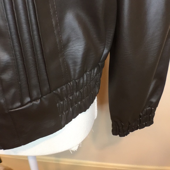 Jacket - Picture 2 of 4